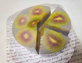 참 재미있는 세상이죠~^^우리 댕댕이들에게 이런 음식도 만들어 줄수있고~ㅎㅎ사람 먹는것 보다 더 좋은 재료로 만듭니다~특별한 날! 생일 상에 특식으로 제격 입니다~ 월/화요일에 배울 수 있습니다~